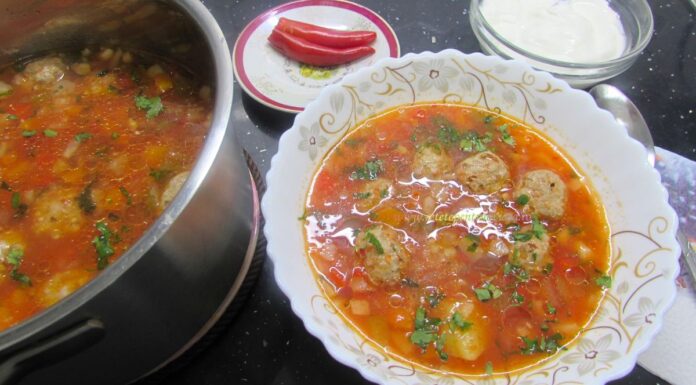 Ciorbă de Perișoare cu Borș Ciorbă de Perișoare cu Borș