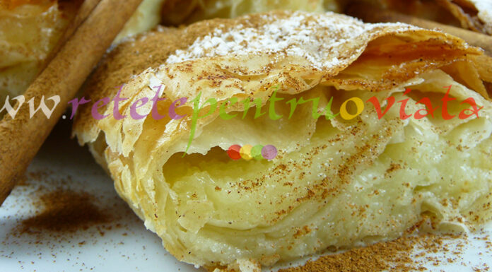 Placinta cu Crema de Vanilie (Bougatsa) Placinta cu Crema de Vanilie (Bougatsa)