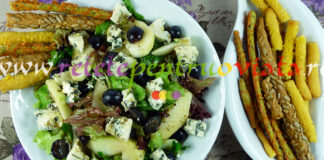 Salata Verde cu Struguri, Mere si Branza cu Mucegai Salata Verde cu Struguri, Mere si Branza cu Mucegai