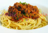 Paste cu Sos Bolognese – Reteta Originala Paste cu Sos Bolognese – Reteta Originala - retetepentruoviata.ro