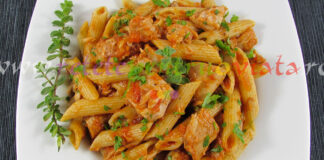 Paste cu Ton si Sos de Rosii Paste cu Ton si Sos de Rosii