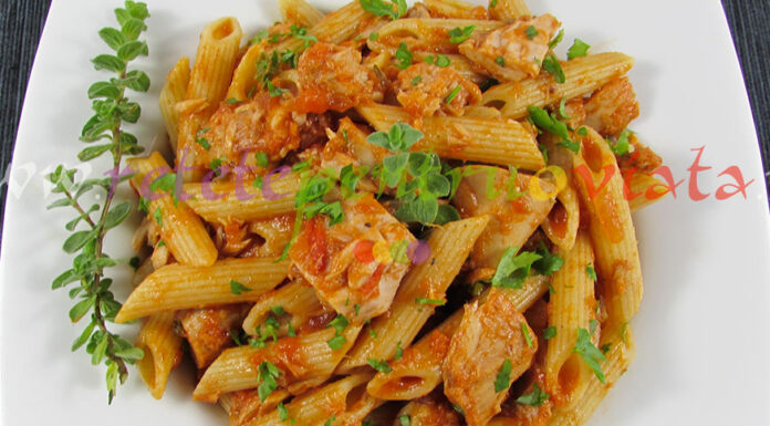 Paste cu Ton si Sos de Rosii Paste cu Ton si Sos de Rosii