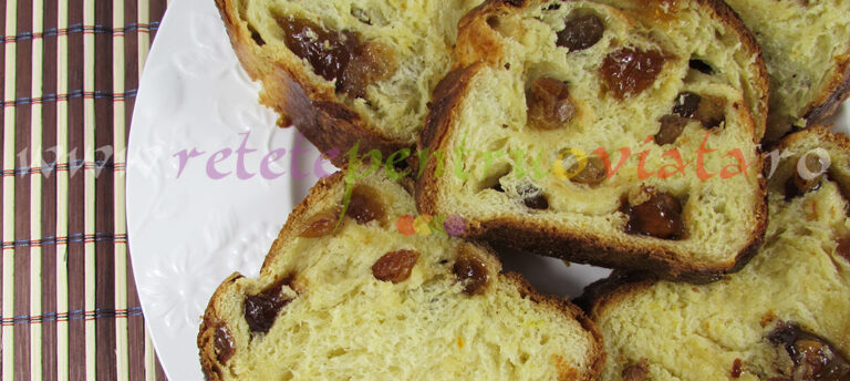 Cozonac Pufos cu Rahat si Stafide