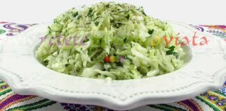 Salata de Varza Cruda cu Frunze de Telina Reteta salata de varza
