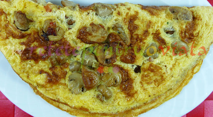 Omleta cu Ciuperci, Smantana si Cascaval Omleta cu ciuperci - retetepentruoviata.ro