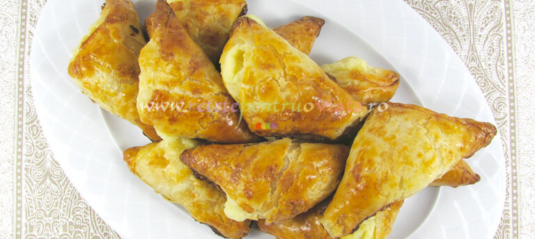 Placinte cu Branza Sarata