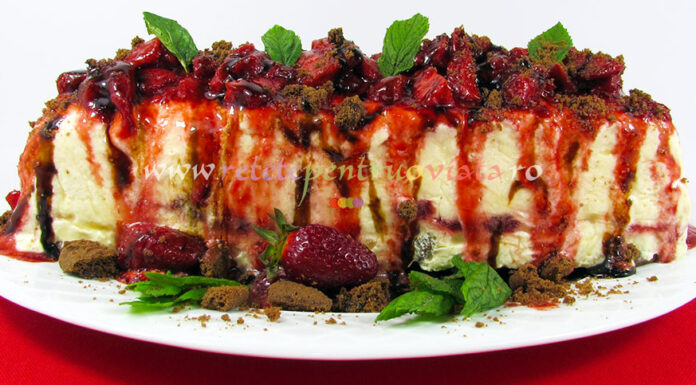 Parfait cu Iaurt, Capsuni si Biscuiti cu Ciocolata Parfait cu Iaurt, Capsuni si Biscuiti de Ciocolata