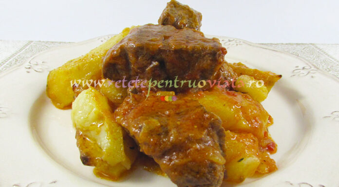 Carne de Vita cu Sos si Cartofi Reteta Carne de Vita cu Sos si Cartofi