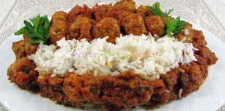 Chiftele cu Sos si Garnitura de Orez Reteta Chiftele cu Sos si Garnitura de Orez