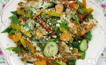 Salata Thailandeza cu Pui si Legume Salata Thailandeza cu Pui si Legume