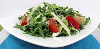 Salata cu Rucola si Parmezan Salata cu Rucola si Parmezan