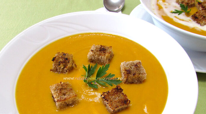 Supa Crema de Legume cu Crutoane Supa Crema de Legume cu Crutoane