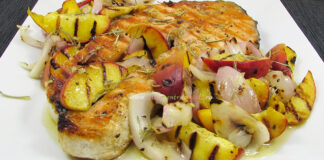 Somon la Gratar cu Piersici si Ceapa Somon la Gratar cu Piersici si Ceapa