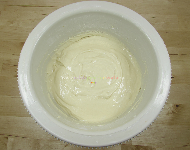 Reteta de prajitura tavalita cu nuca de cocos - pasul 2