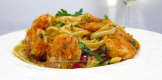 Paste cu Creveti si Sos de Rosii Paste cu Creveti si Sos de Rosii