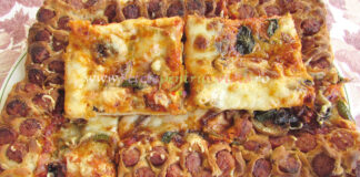 Pizza de Casa cu Carnati Pizza de Casa cu Carnati