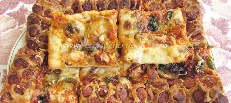 Pizza de Casa cu Carnati