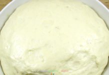 Aluat de Pizza Pufos si Rapid Reteta Aluat Pizza