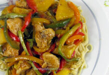 Pui cu Ananas si Sos Dulce Acrisor Pui cu Ananas si Sos Dulce Acrisor