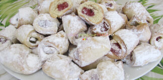 Cornulete cu Rahat Fragede Cornulete cu Rahat Fragede