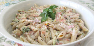 Salata de Paste cu Sos de Iaurt Salata de Paste cu Sos de Iaurt