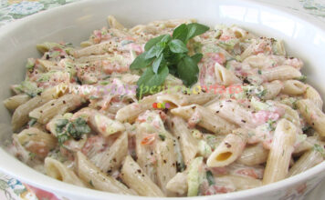 Salata de Paste cu Sos de Iaurt Salata de Paste cu Sos de Iaurt
