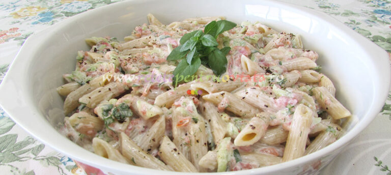 Salata de Paste cu Sos de Iaurt Salata de Paste cu Sos de Iaurt