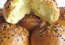 Chifle de Casa cu Lapte si Unt Chifle de Casa cu Lapte si Unt