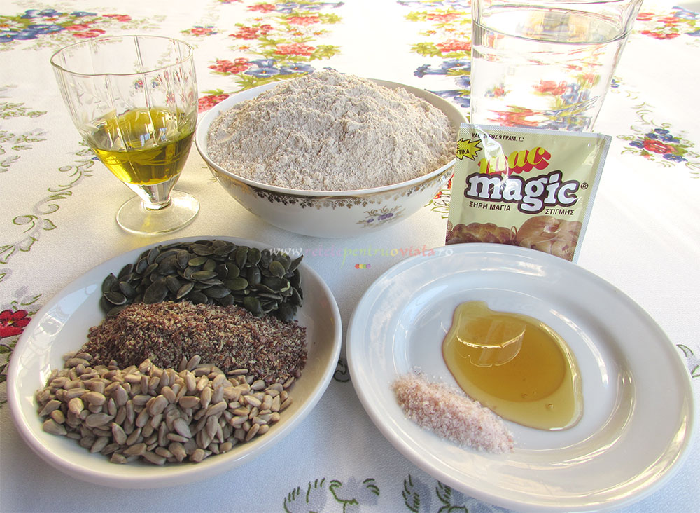 Ingrediente pentru reteta de paine de casa cu faina neagra si seminte