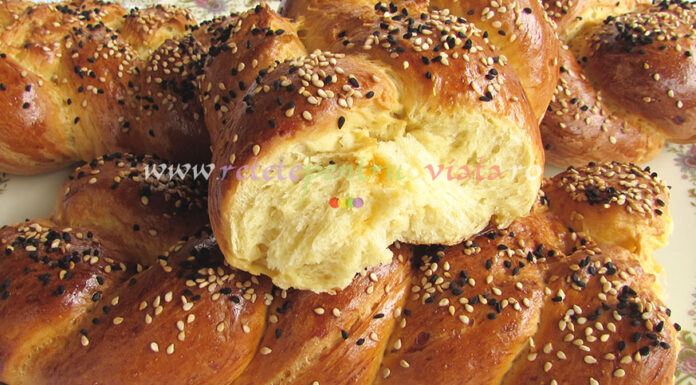 Paine Impletita cu Lapte si Unt Paine Impletita cu Lapte si Unt