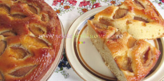 Prajitura cu Piersici Prajitura cu Piersici