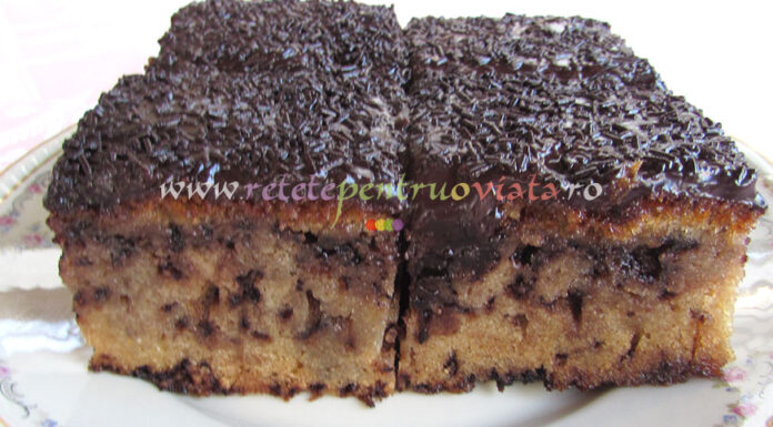 Prajitura Insiropata cu Crema de Cacao Prajitura Insiropata cu Crema de Cacao