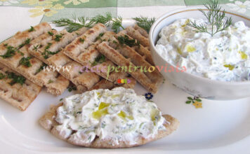 Tzatziki – Sos cu Iaurt si Castraveti Tzatziki - Sos cu Iaurt si Castraveti