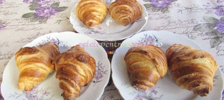 Croissante de Casa cu Unt poza 14