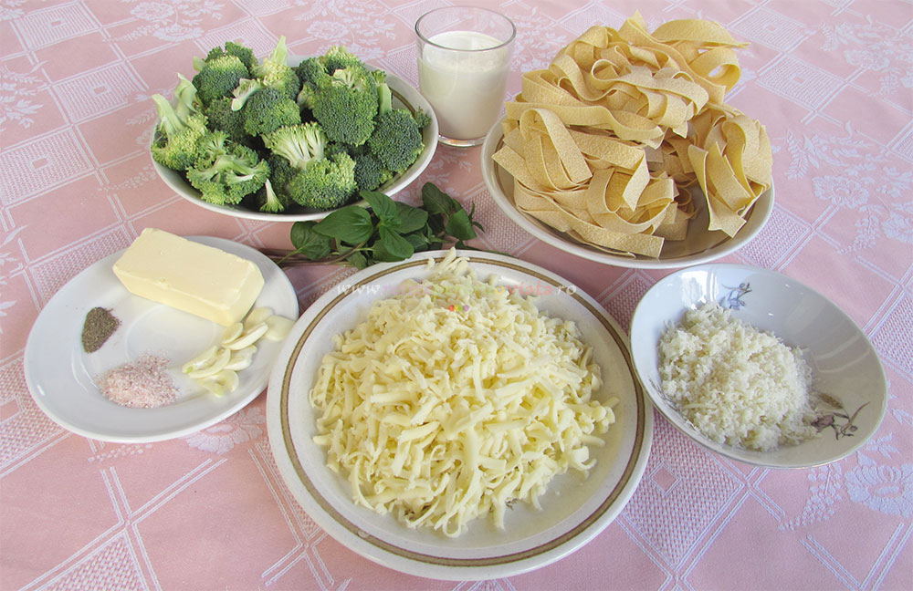 Ingrediente pentru reteta de paste cu broccoli si sos de smantana