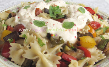 Salata de Paste cu Legume Coapte Salata de Paste cu Legume Coapte
