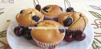 Briose cu Cirese si Smantana Briose cu Cirese si Smantana