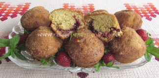 Briose cu Gem de Capsuni Briose cu Gem de Capsuni