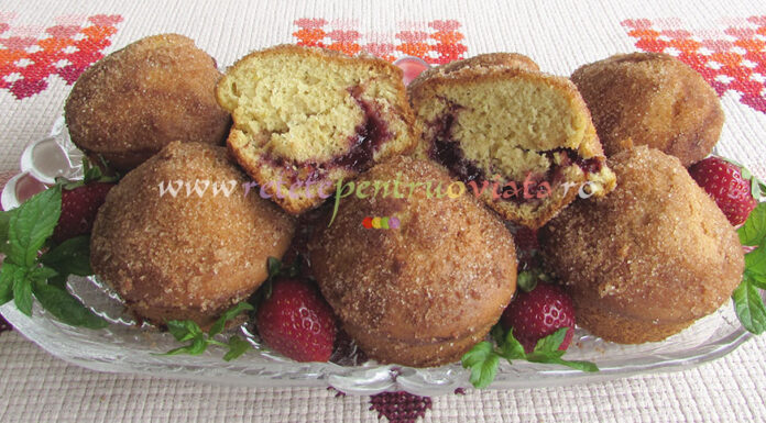 Briose cu Gem de Capsuni Briose cu Gem de Capsuni