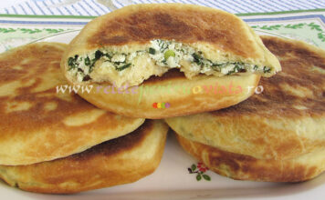 Placinte la Tigaie cu Urda si Marar Placinte la Tigaie cu Urda si Marar