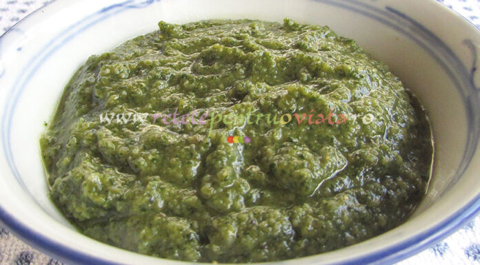 Sos Pesto cu Busuioc si Usturoi Sos Pesto cu Busuioc si Usturoi poza 4