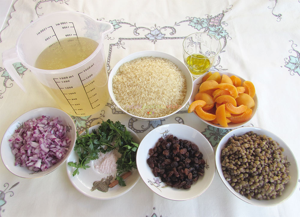 Ingrediente pentru reteta de garnitura de orez cu caise si linte