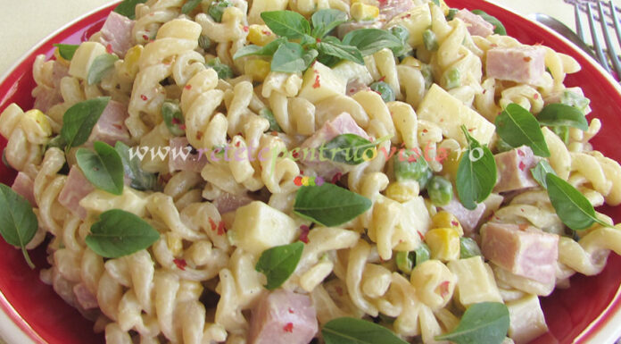 Salata de Paste cu Sunca si Legume Salata de Paste cu Sunca si Legume