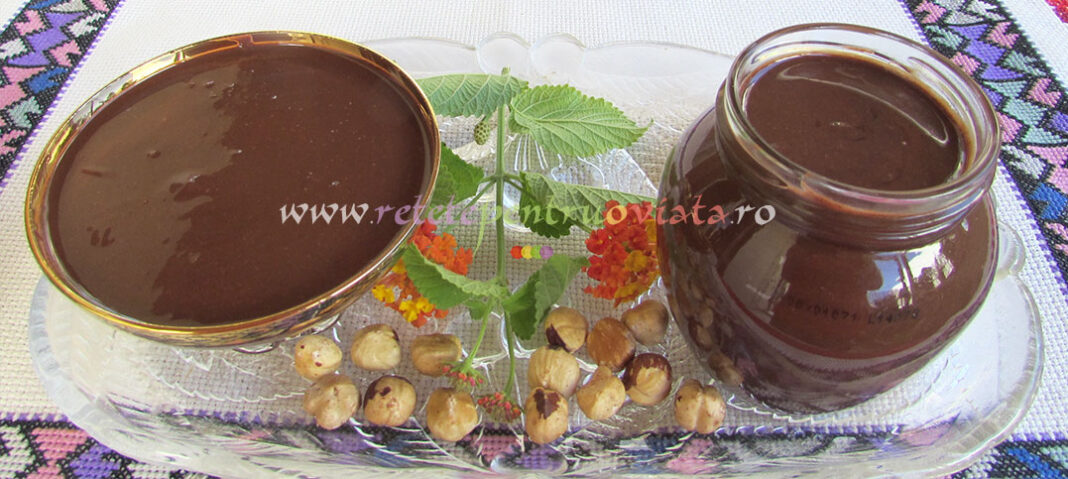 Crema de Ciocolata cu Alune de PadureCrema de Ciocolata cu Alune de Padure