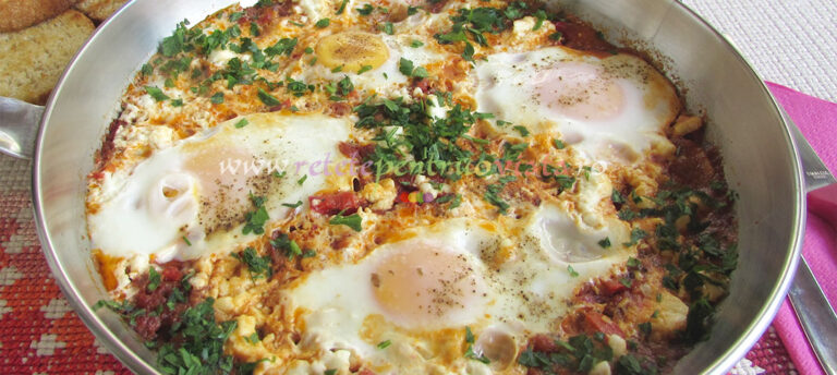 Oua Posate in Sos de Rosii - Shakshuka