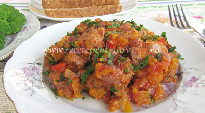 Tocanita de Pipote cu Ceapa Tocanita de Pipote cu Ceapa