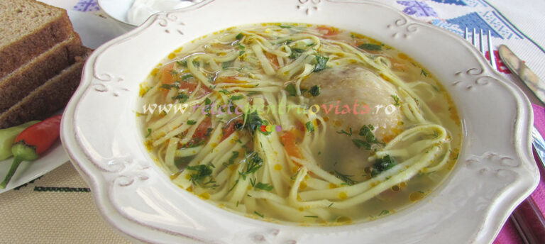 Ciorba de Pui cu Taietei de Casa