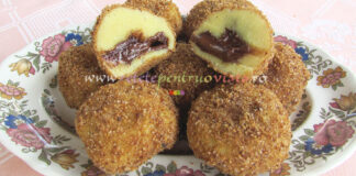 Gomboti cu Crema de Ciocolata Gomboti cu Crema de Ciocolata (Galuste cu Crema de Ciocolata)