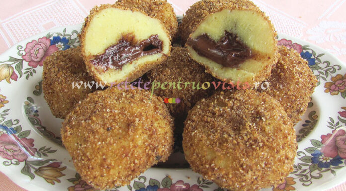 Gomboti cu Crema de Ciocolata Gomboti cu Crema de Ciocolata (Galuste cu Crema de Ciocolata)