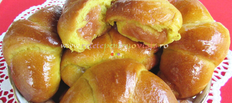 Cornuri Pufoase de Post cu Gem Cornuri Pufoase de Post cu Gem